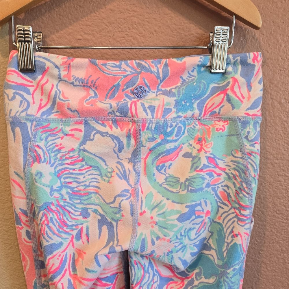 Lilly Pulitzer Luxletic Weekender Floral Midi Crops XS - Picture 10 of 12